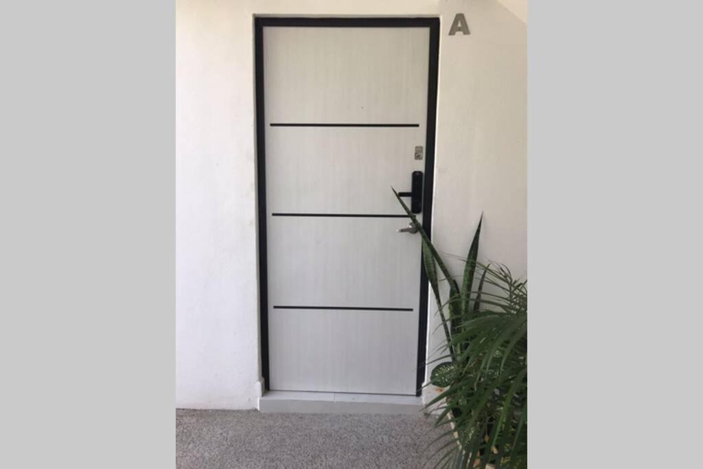 ¡NUEVO! Hermoso departamento con alberca. Manzanillo Exterior foto
