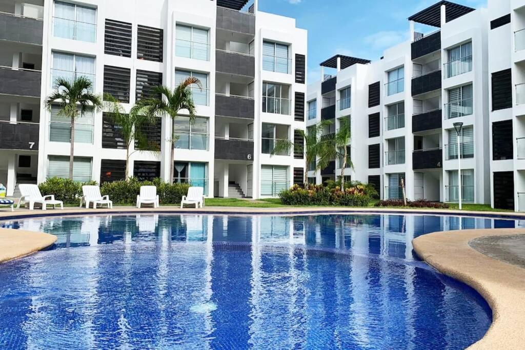 ¡NUEVO! Hermoso departamento con alberca. Manzanillo Exterior foto